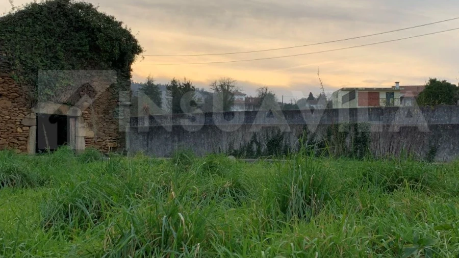 Moradia T2 para Venda em Venade e Azevedo