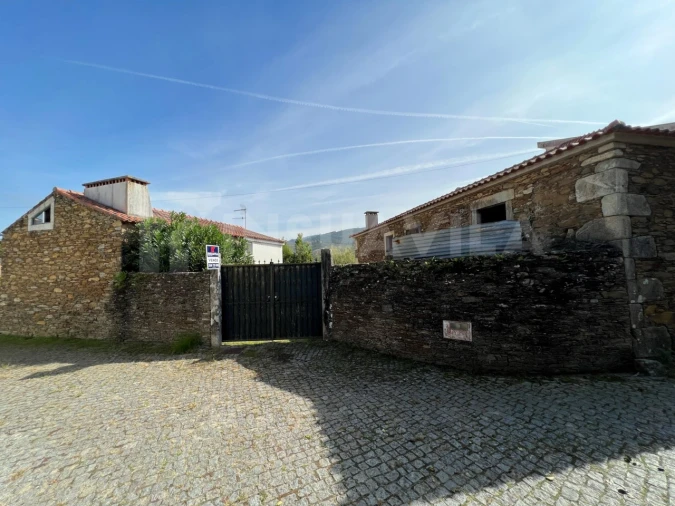 Moradia T3 para Venda em Venade e Azevedo Foto 5