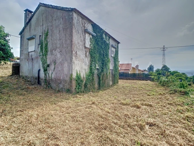 Moradia T3 para Venda em Loivo Foto 6