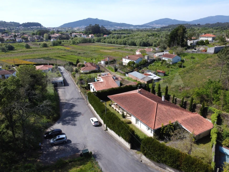 Moradia T3 para Venda em Venade e Azevedo Foto 3