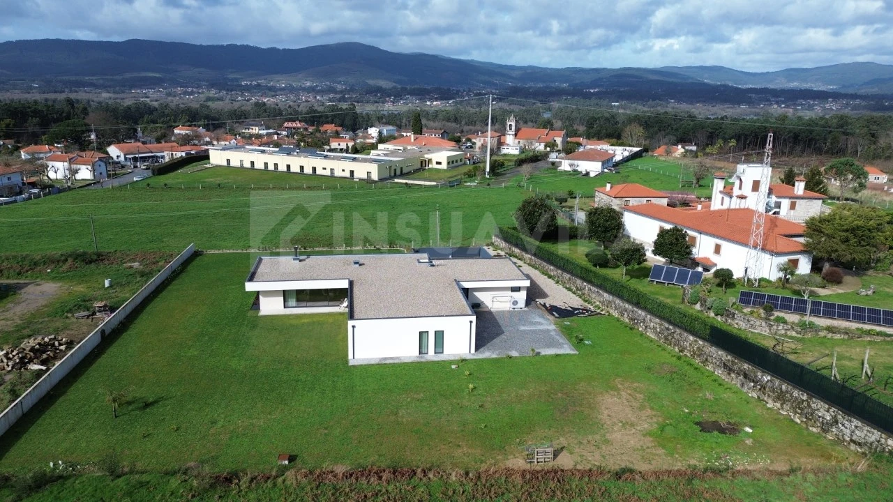 Moradia T3 para Venda em Reboreda e Nogueira Foto 34