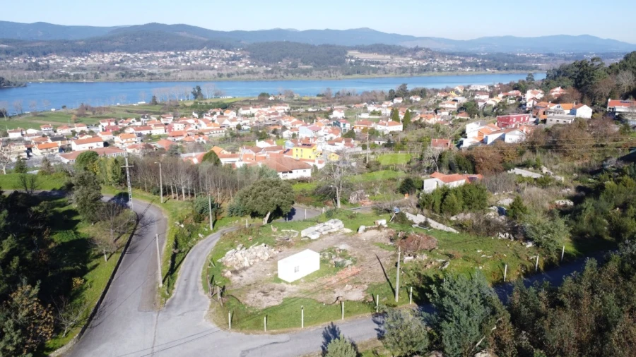 Terreno para Venda em Lanhelas Foto 1