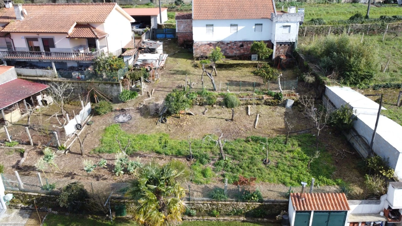 Moradia T3 para Venda em Venade e Azevedo Foto 1