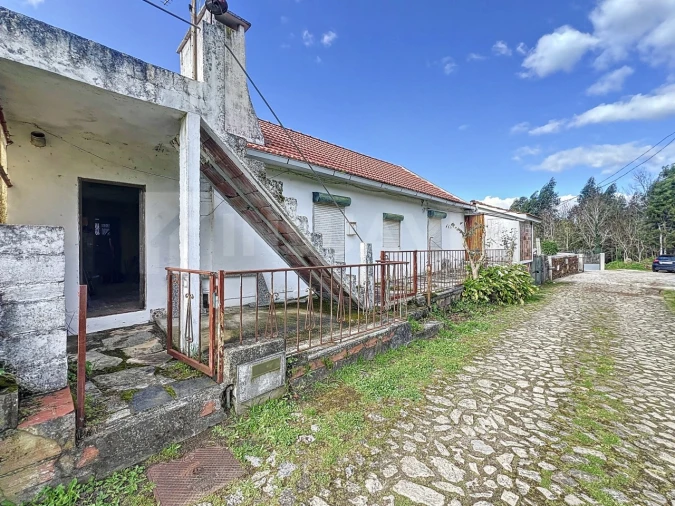 Moradia T3 para Venda em Venade e Azevedo Foto 3