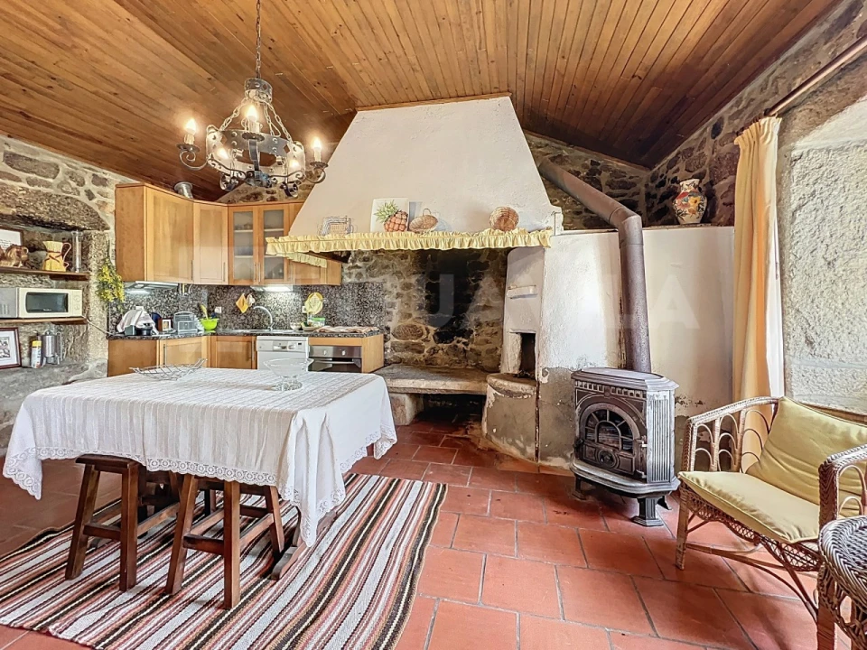 Moradia T8 para Venda em Cerdal Foto 23