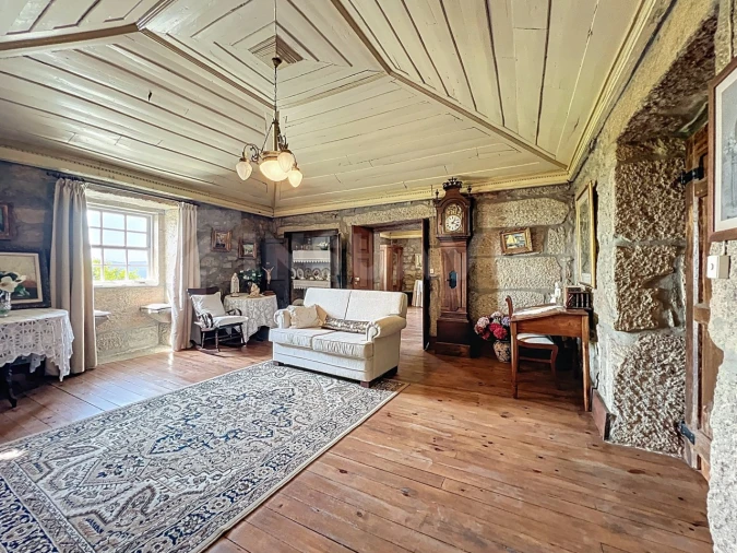 Moradia T8 para Venda em Cerdal Foto 18