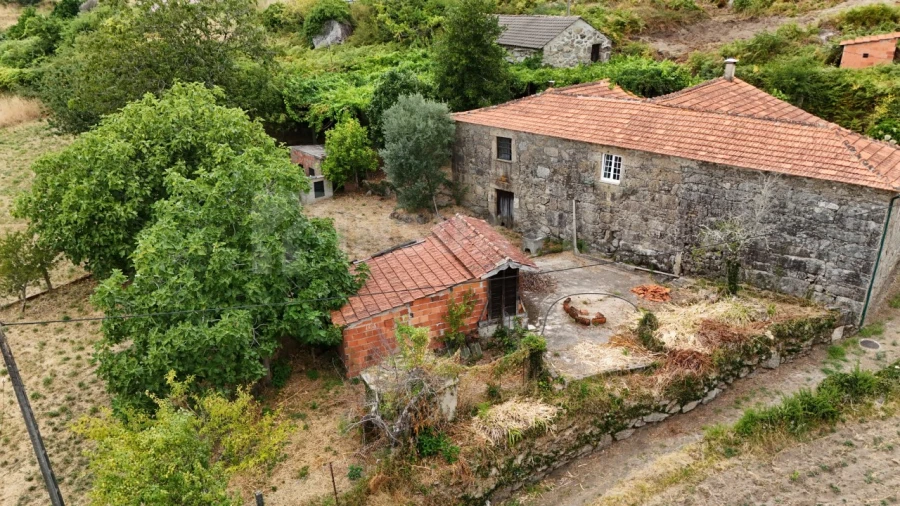 Quinta T2 para Venda em Mozelos Foto 2