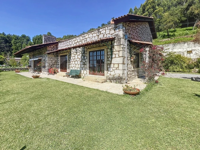 Moradia T11 para Venda em Moledo e Cristelo Foto 11