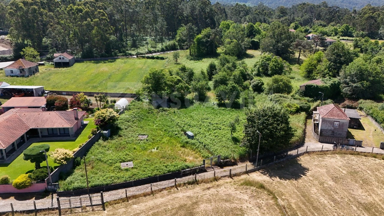Terreno para Venda em Campos e Vila Meã Foto 6