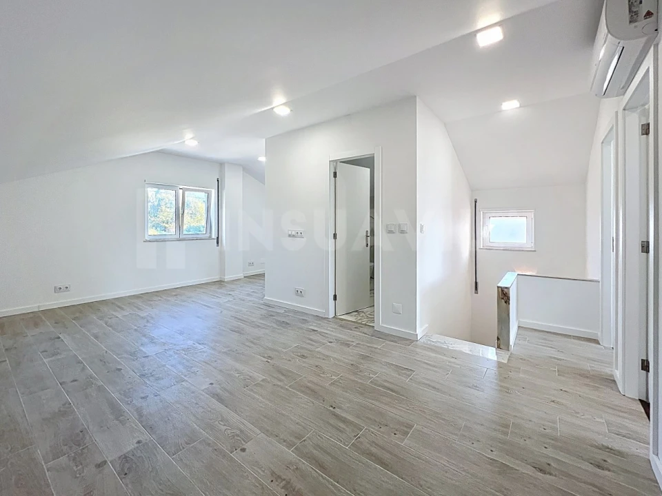 Moradia T4 para Venda em Vilar de Mouros Foto 24