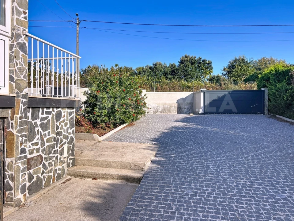 Moradia T4 para Venda em Vilar de Mouros Foto 30