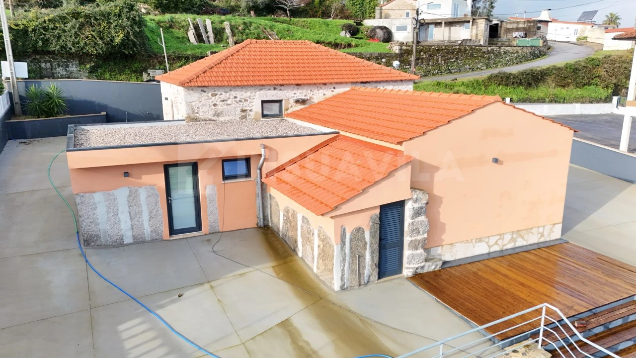 Moradia T3 para Venda em Candemil e Gondar Foto 2