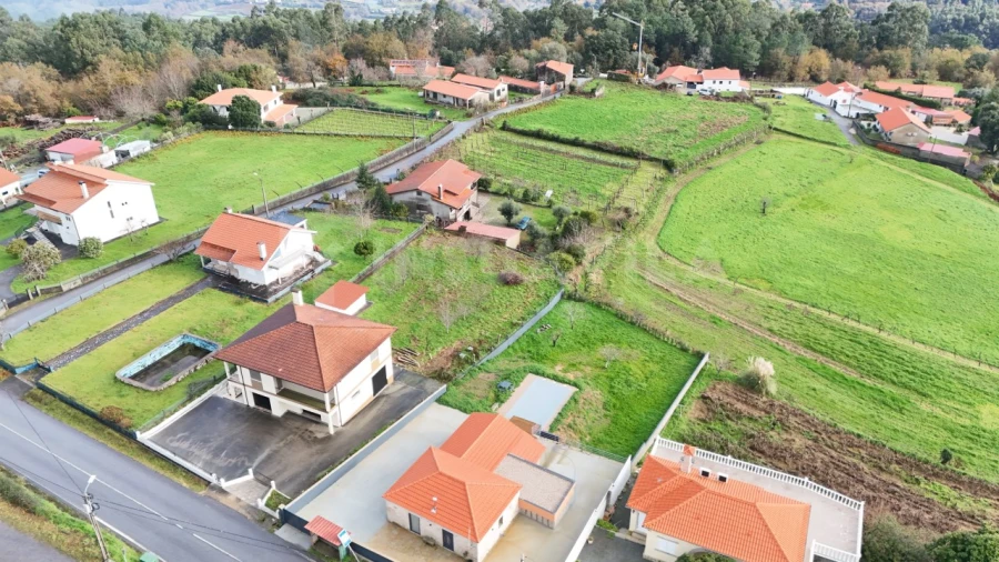 Moradia T3 para Venda em Candemil e Gondar Foto 6