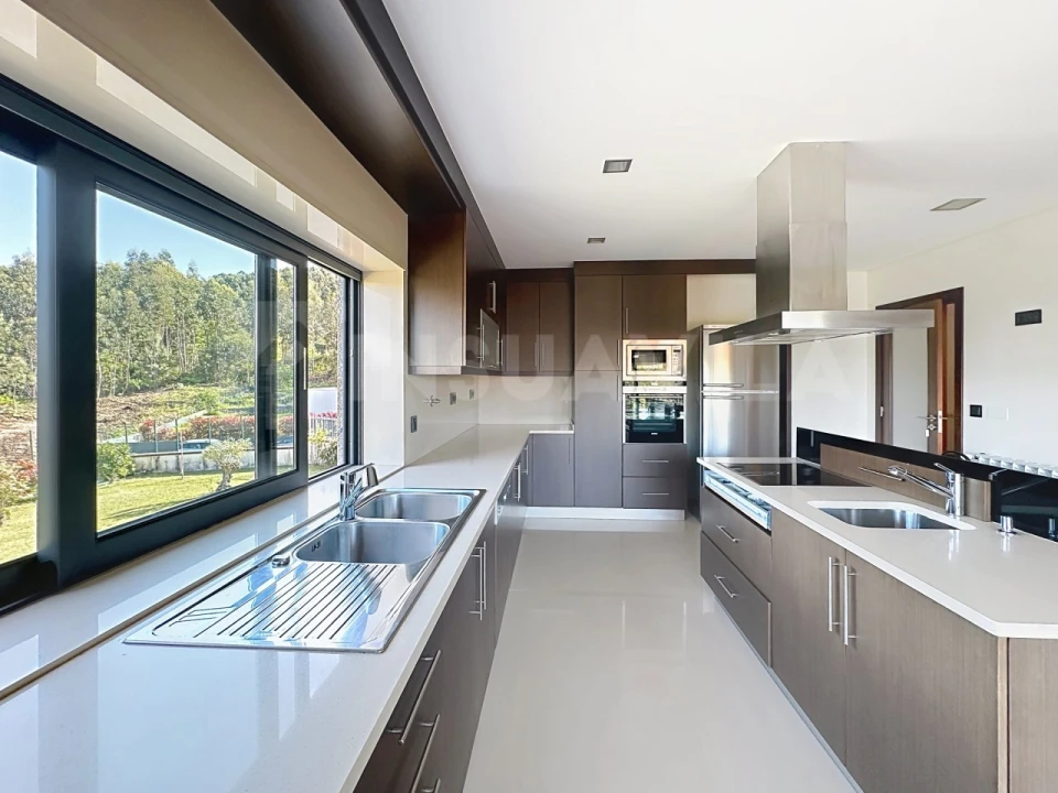 Moradia T5 para Venda em Reboreda e Nogueira Foto 26