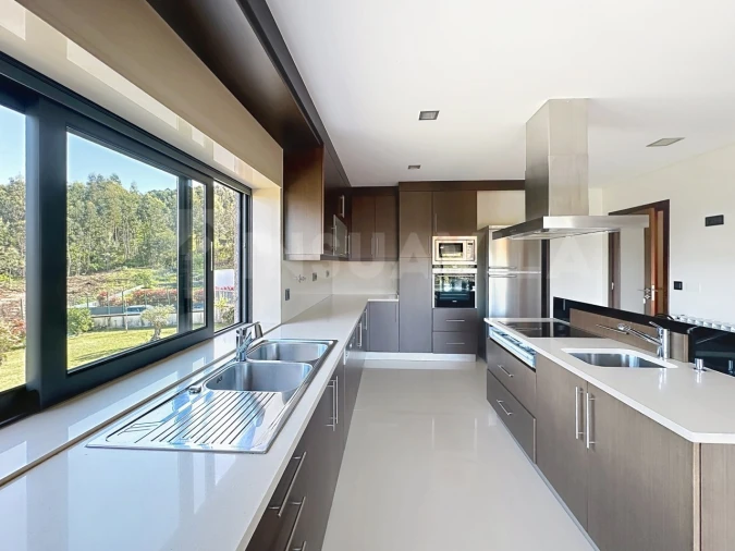 Moradia T5 para Venda em Reboreda e Nogueira Foto 26