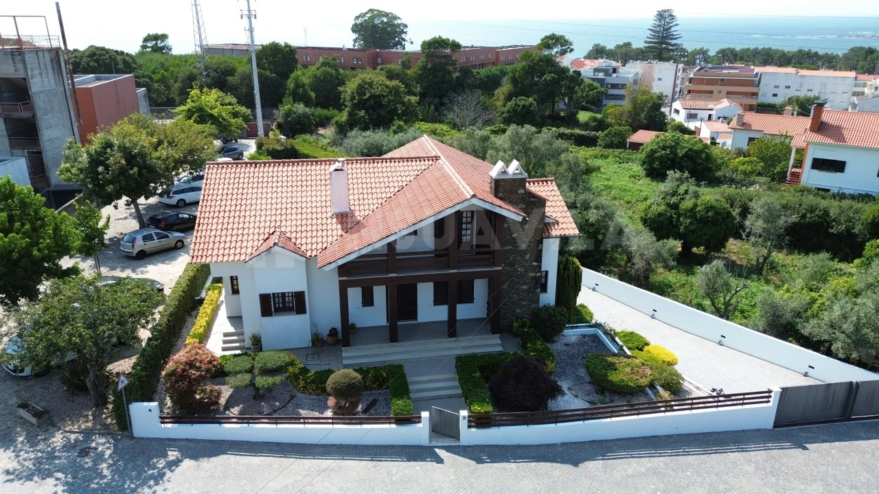 Moradia T5 para Venda em Moledo e Cristelo Foto 1