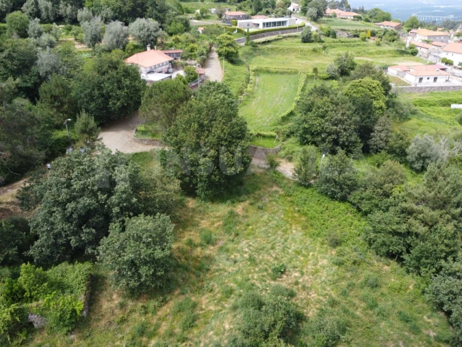 Moradia T1 para Venda em Candemil e Gondar Foto 1