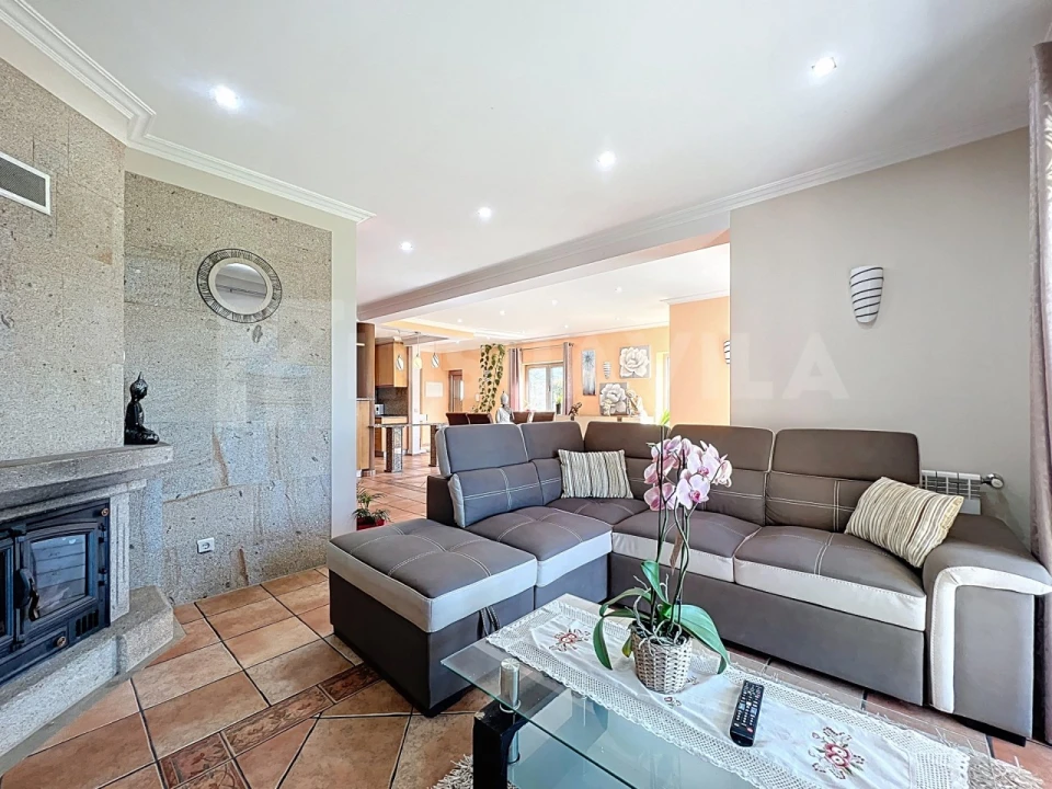 Moradia T4 para Venda em Sopo Foto 7