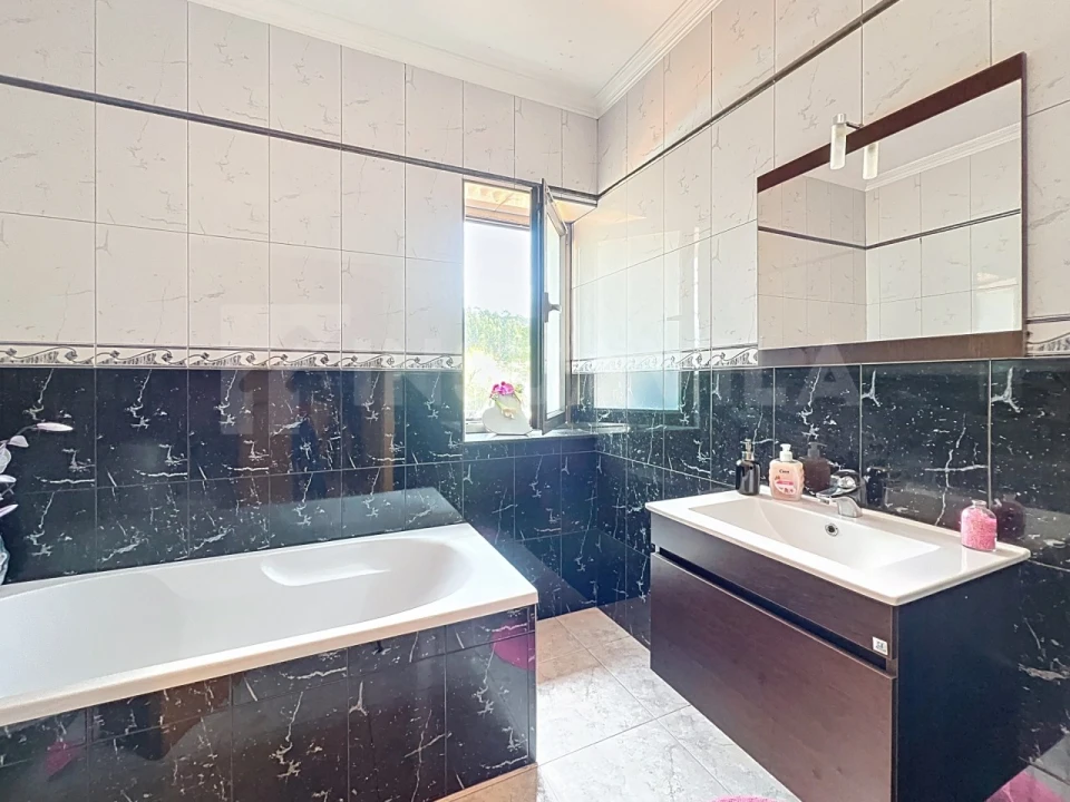 Moradia T4 para Venda em Sopo Foto 28