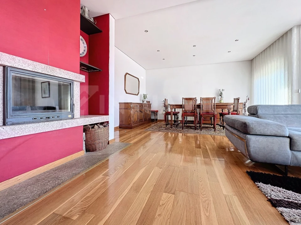 Moradia T4 para Venda em Loivo Foto 17