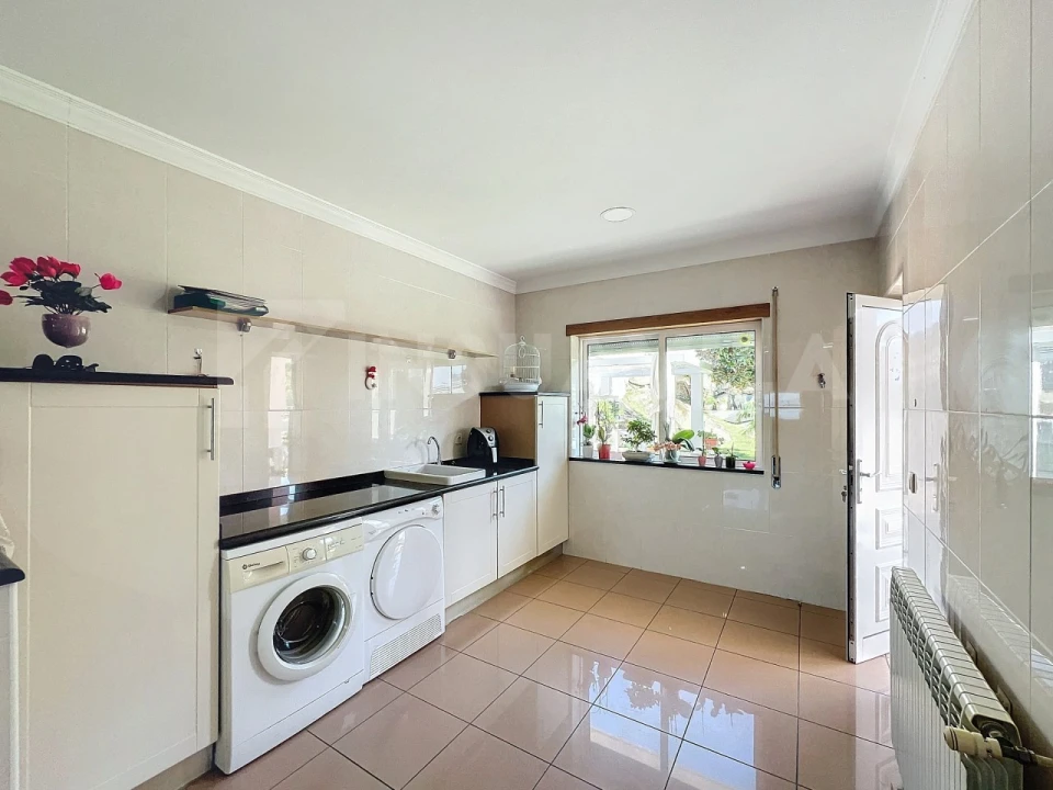 Moradia T4 para Venda em Loivo Foto 22