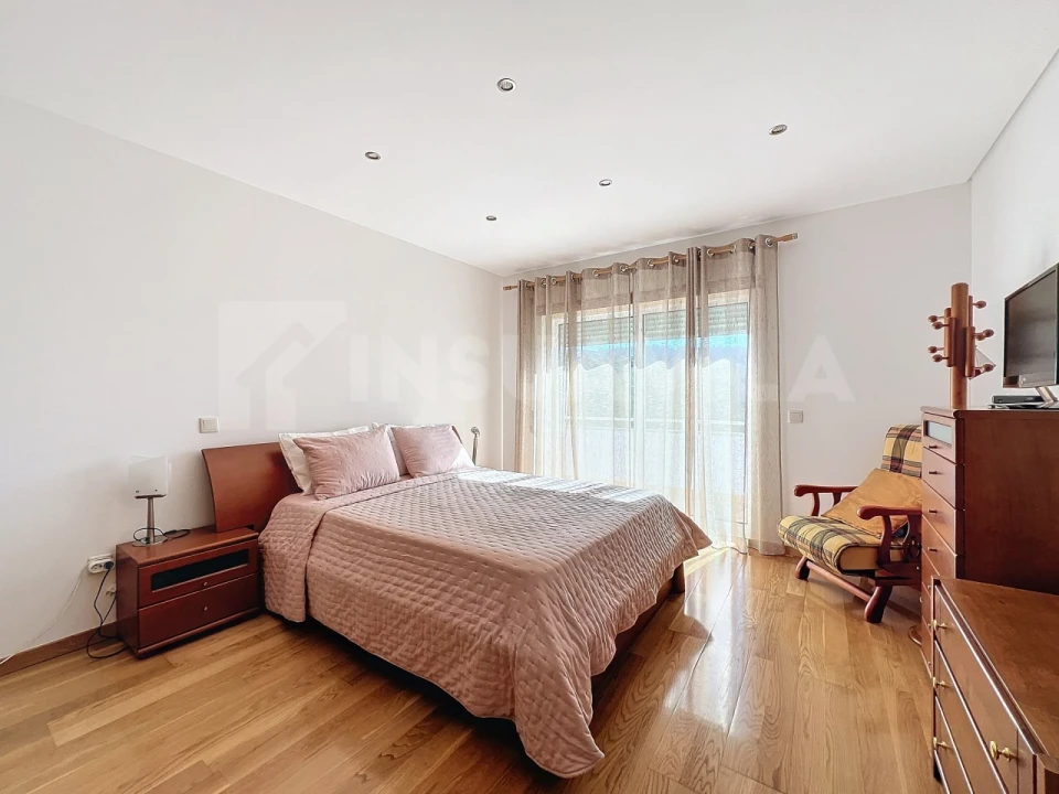 Moradia T4 para Venda em Loivo Foto 33