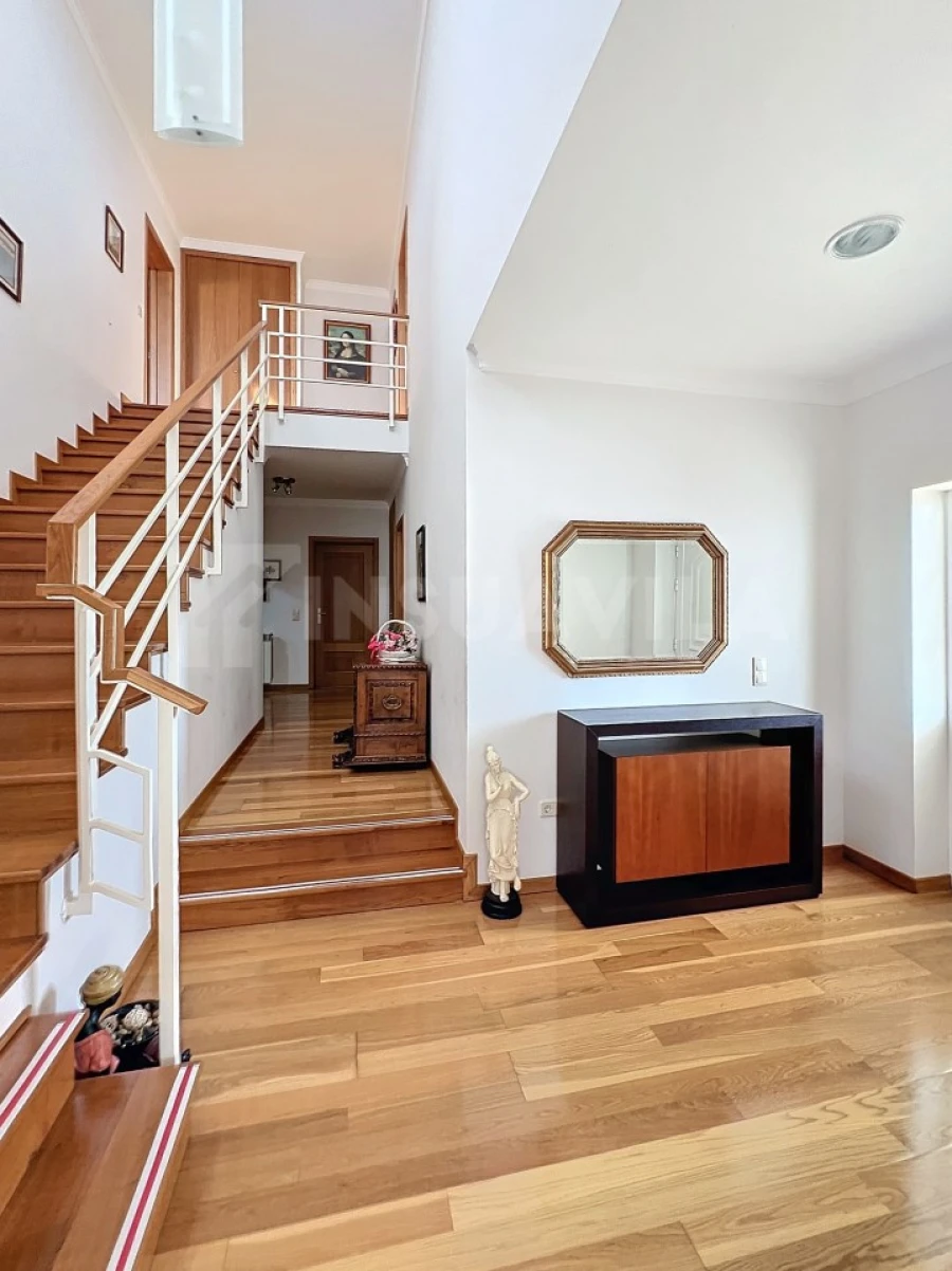 Moradia T4 para Venda em Loivo Foto 13