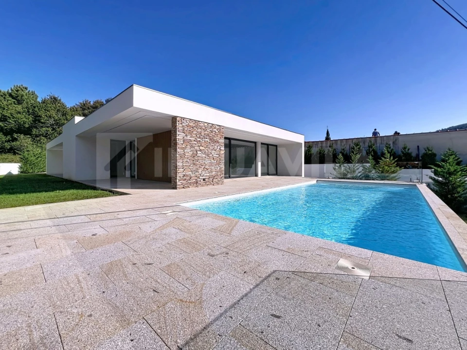 Moradia T3 para Venda em Sopo Foto 4