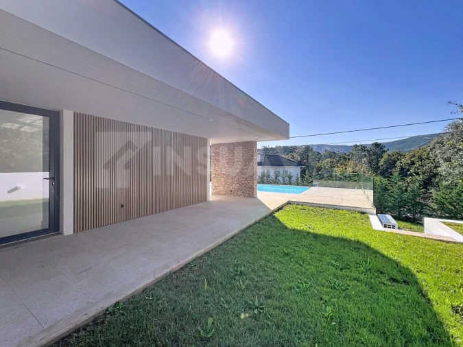 Moradia T3 para Venda em Sopo Foto 8