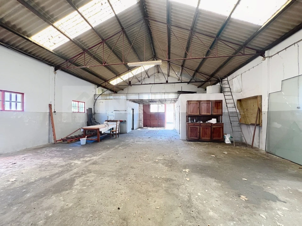 Armazém para Venda em Darque Foto 6