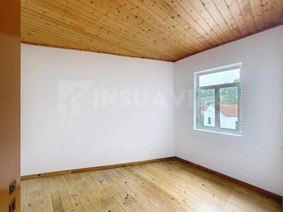 Moradia T4 para Venda em Lanhelas Foto 13