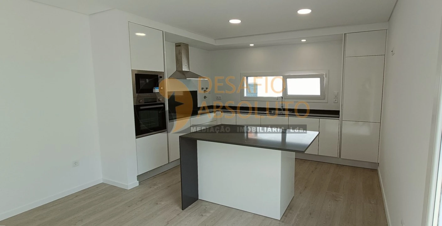 Moradia T4 para Venda em Fernao Ferro Foto 9