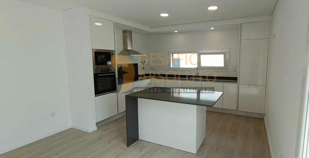 Moradia T4 para Venda em Fernao Ferro Foto 9