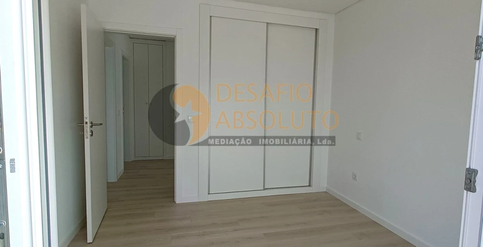 Moradia T4 para Venda em Fernao Ferro Foto 12