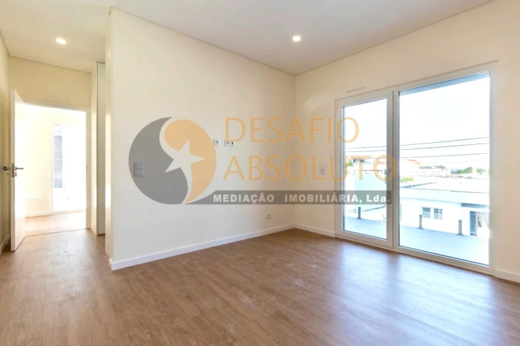 Moradia T3 para Venda em Fernao Ferro Foto 6