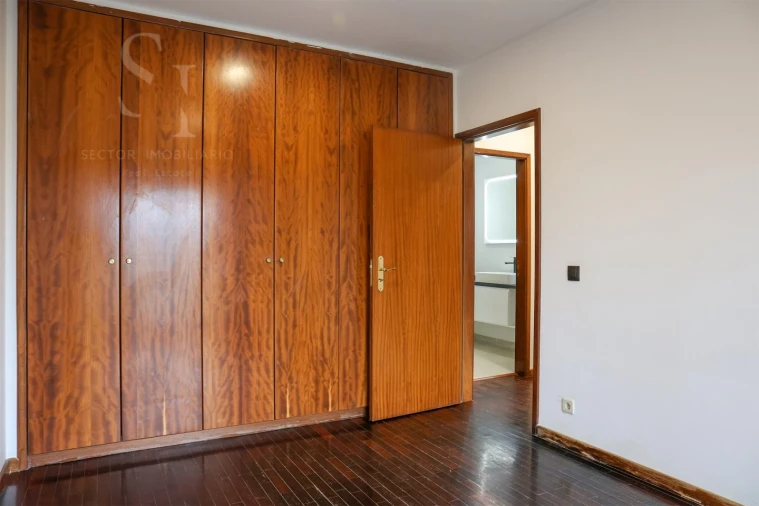 Apartamento T2 para Venda em Sandim, Olival, Lever e Crestuma Foto 14
