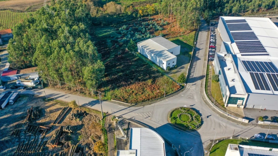 Terreno Comércio / Armazém para Venda em Vandoma