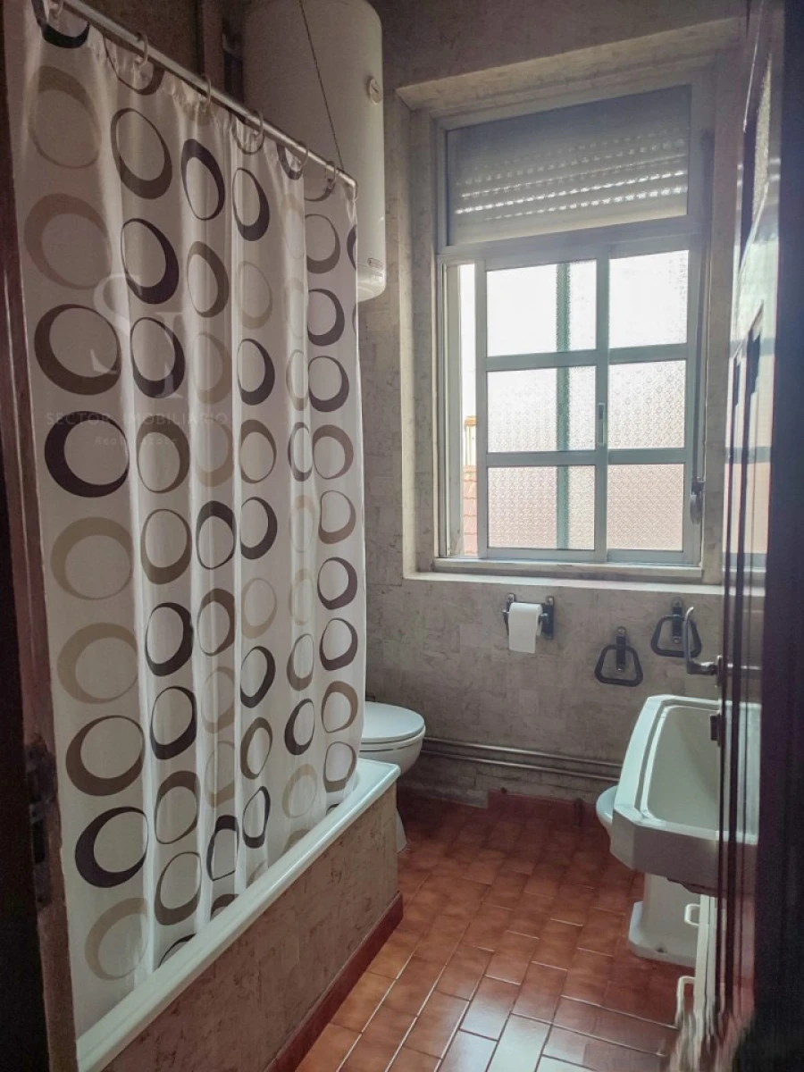 Moradia T6 para Venda em Campanhã Foto 8