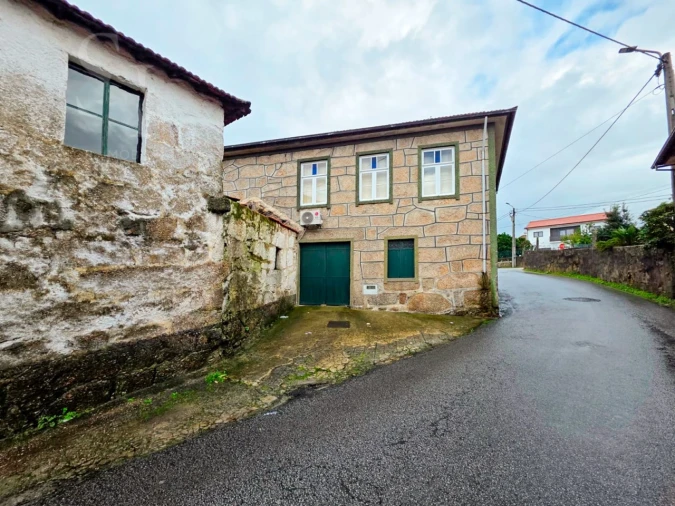 Moradia T3 para Venda em Rebordosa Foto 2