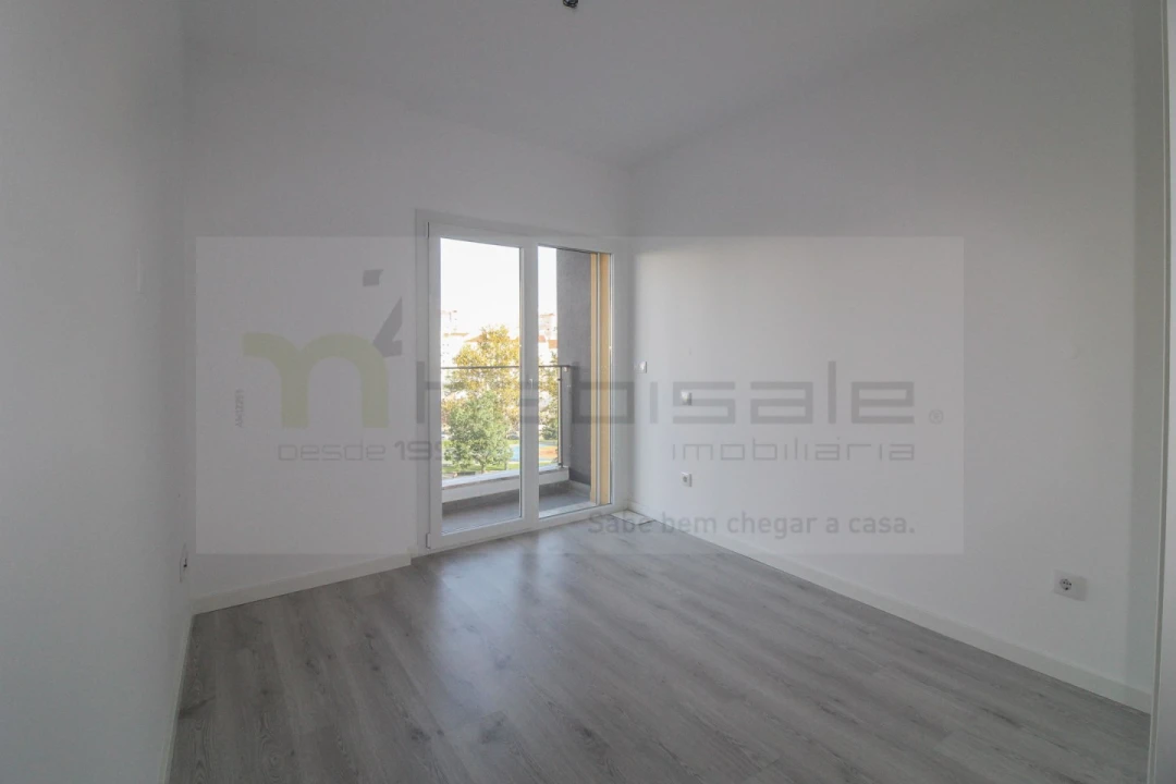 Apartamento T2 para Venda em Corroios Foto 17