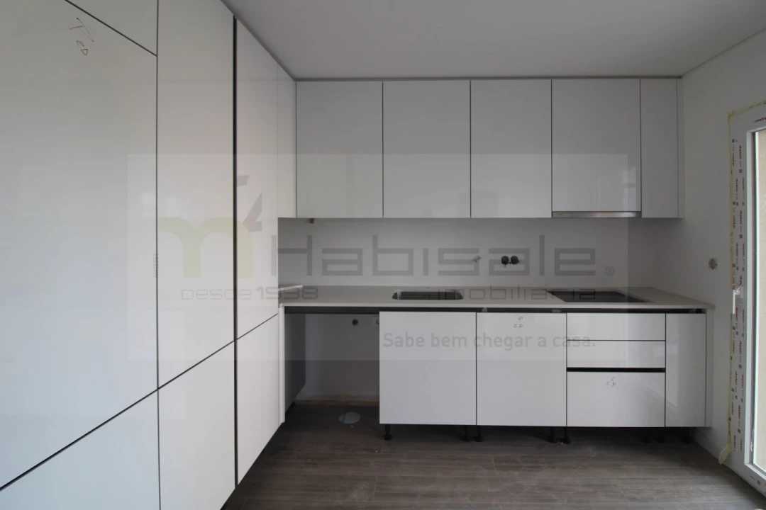 Apartamento T2 para Venda em Corroios Foto 2