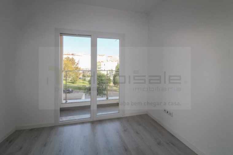 Apartamento T2 para Venda em Corroios Foto 20