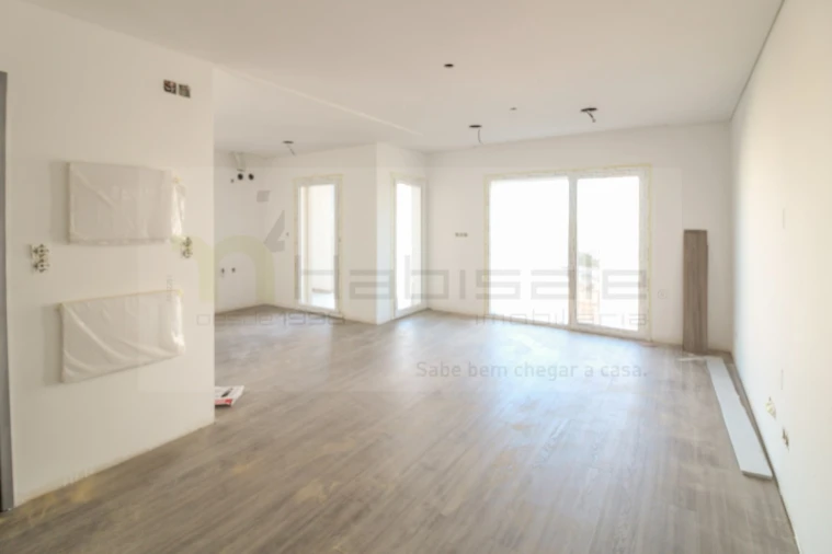 Apartamento T2 para Venda em Corroios Foto 4
