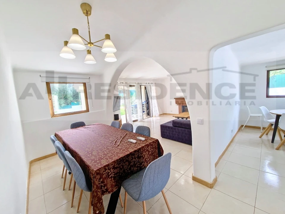 Moradia T4 para Venda em Albufeira e Olhos de Água Foto 9