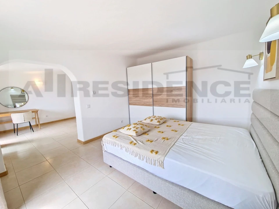 Moradia T4 para Venda em Albufeira e Olhos de Água Foto 11