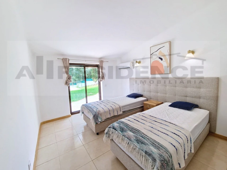 Moradia T4 para Venda em Albufeira e Olhos de Água Foto 19