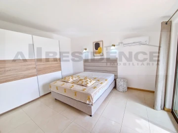 Moradia T4 para Venda em Albufeira e Olhos de Água