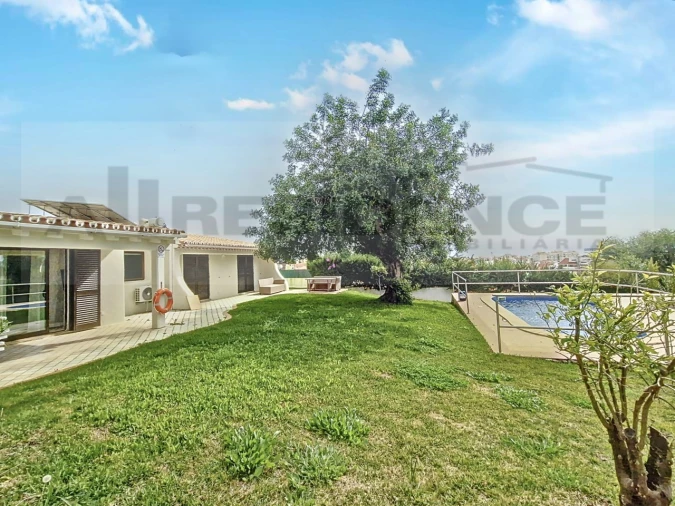 Moradia T4 para Venda em Albufeira e Olhos de Água Foto 2