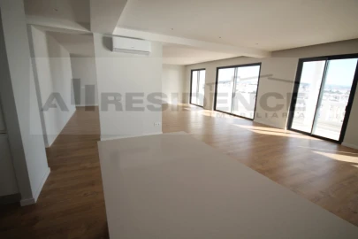 Apartamento T4 para Venda em Albufeira e Olhos de Água