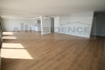 Apartamento T4 para Venda em Albufeira e Olhos de Água